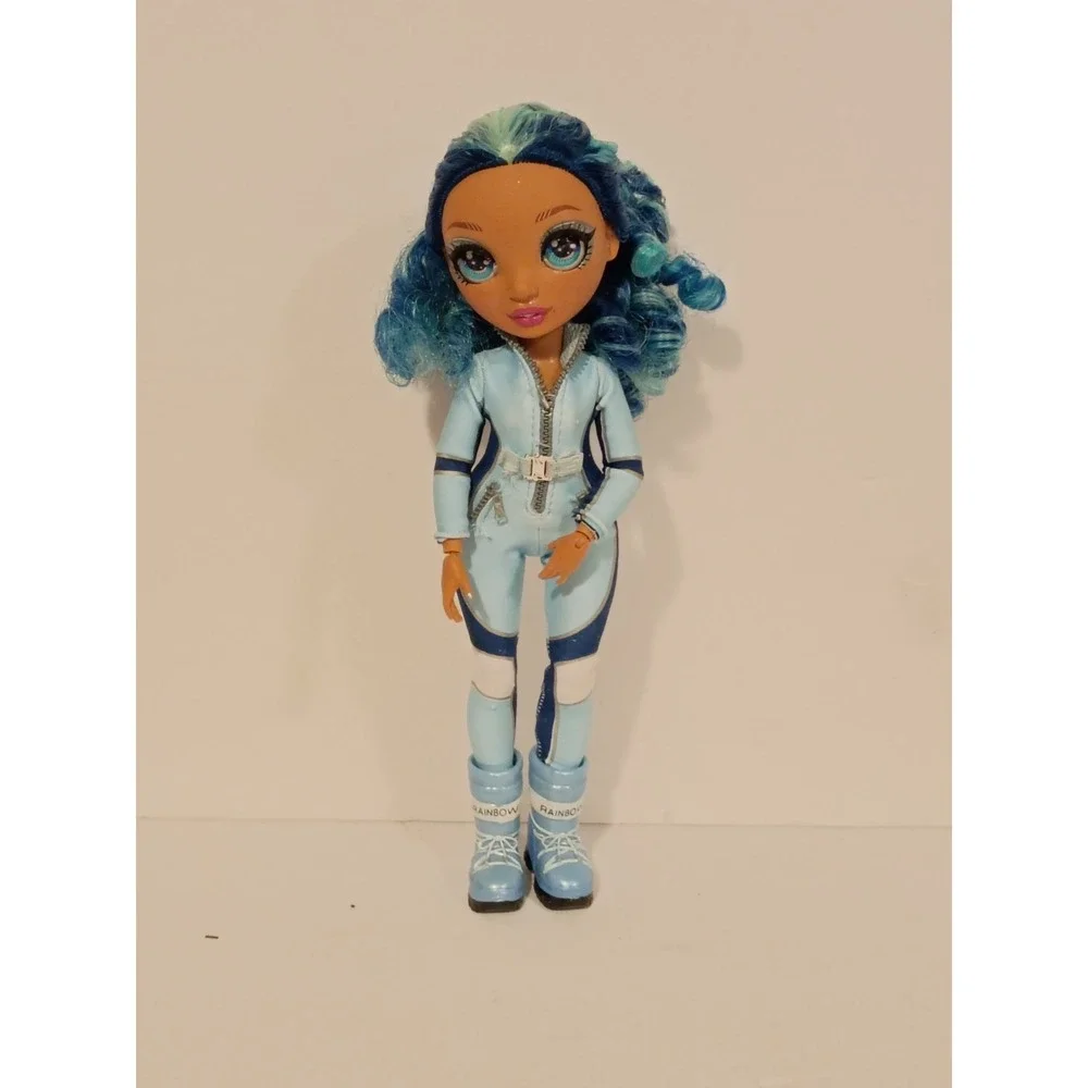 RAINBOW‎ HIGH Doll Winter Break Skyler Bradshaw in Orig Blue Outfit CURLY Girl!